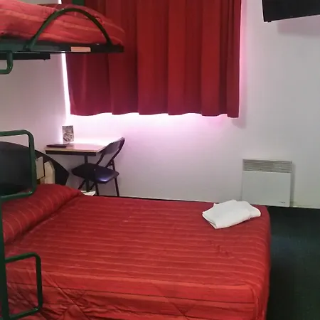 Отель Mister Bed Universite